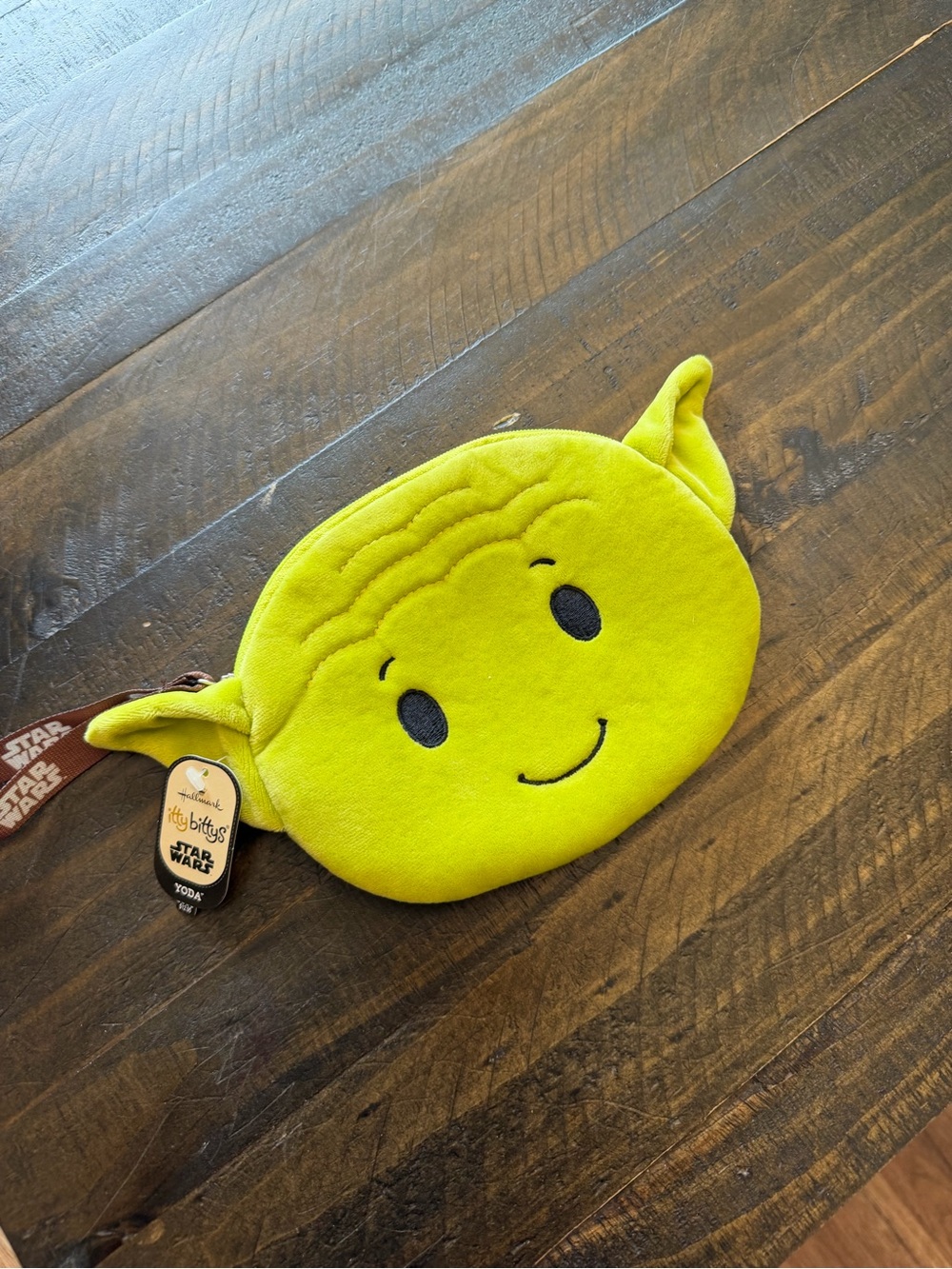 Disney HALLMARK ITTY BITTY YODA Star Wars Wristlet Purse Zipper Pouch Plush